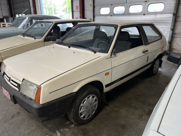 LADA SAMARA